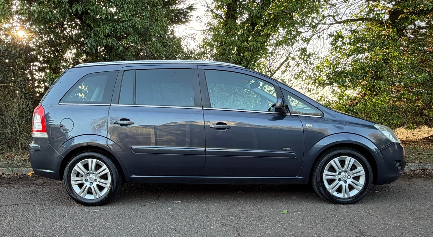 Used Vauxhall Zafira 2010 for sale - 77669430: Photo 3