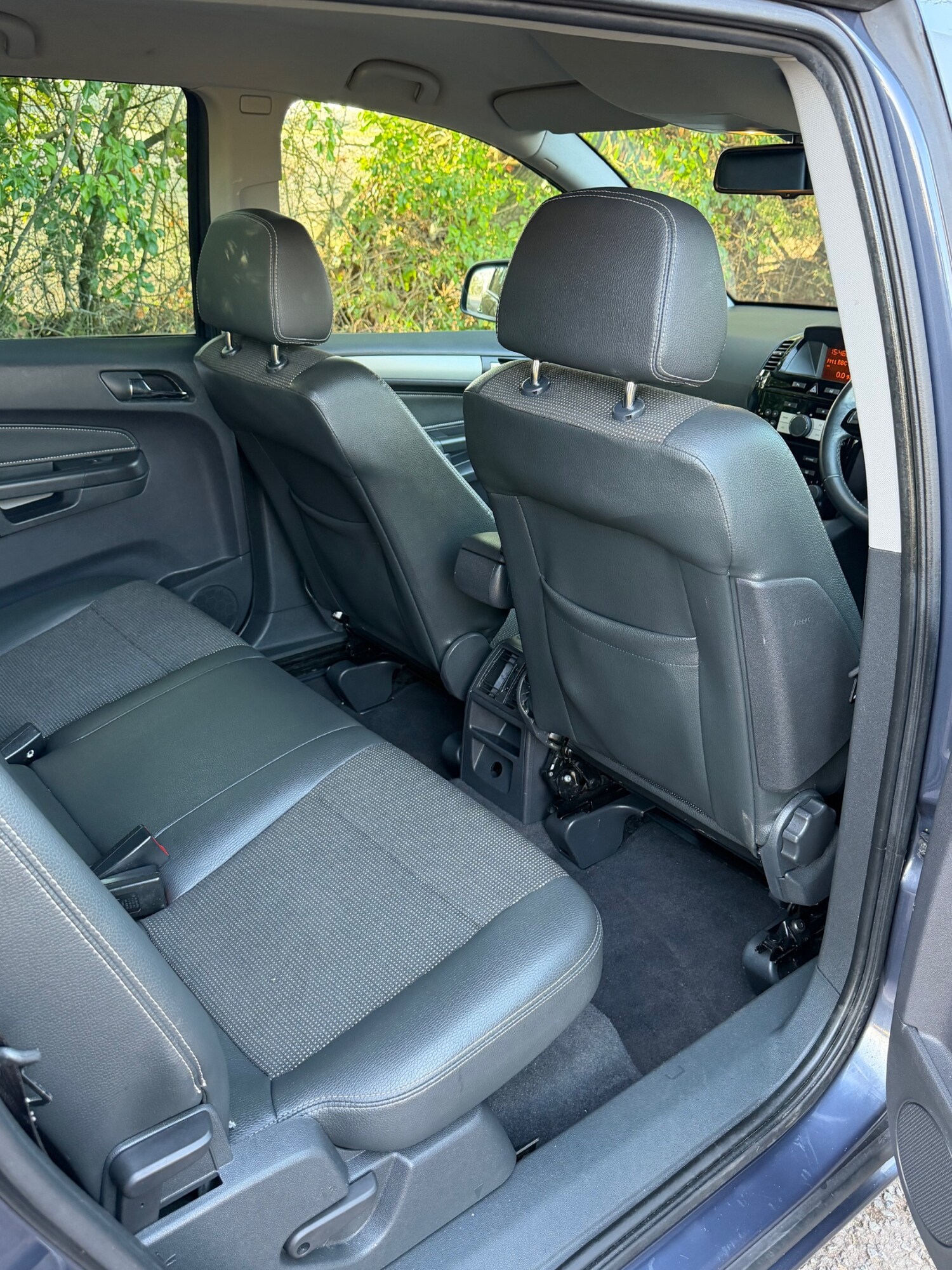 Used Vauxhall Zafira 2010 for sale - 77669430: Photo 9