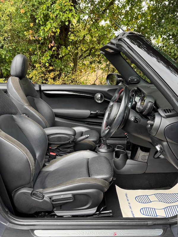 Used MINI Convertible 2018 for sale - 76236310: Photo 10