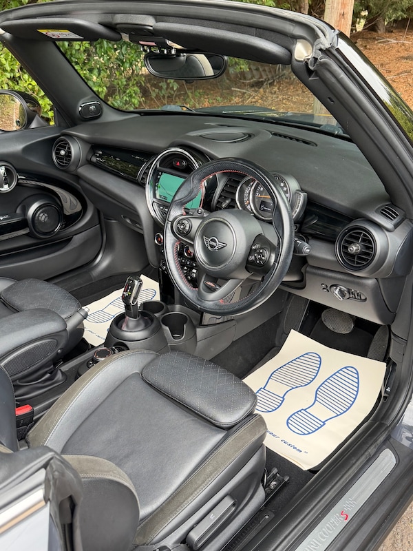 Used MINI Convertible 2018 for sale - 76236310: Photo 11