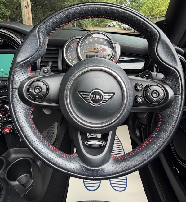 Used MINI Convertible 2018 for sale - 76236310: Photo 13