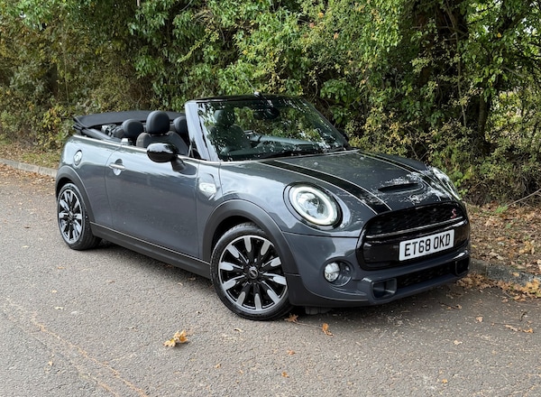Used MINI Convertible 2018 for sale - 76236310: Photo 1