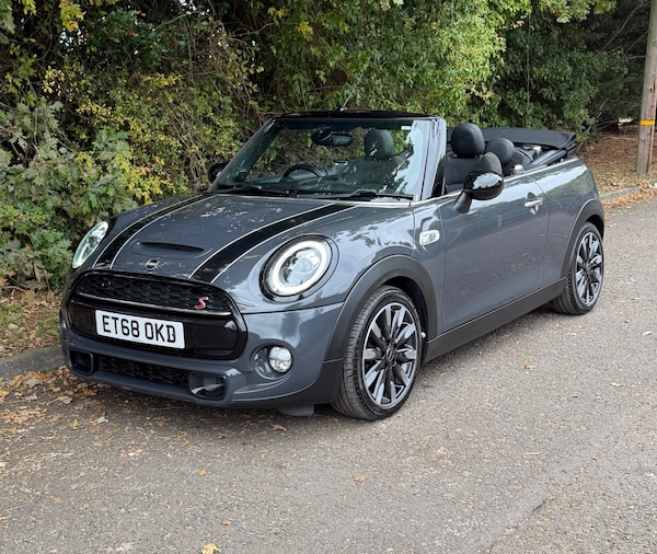 Used MINI Convertible 2018 for sale - 76236310: Photo 3