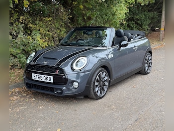 Used MINI Convertible 2018 for sale - 76236310: Photo 3