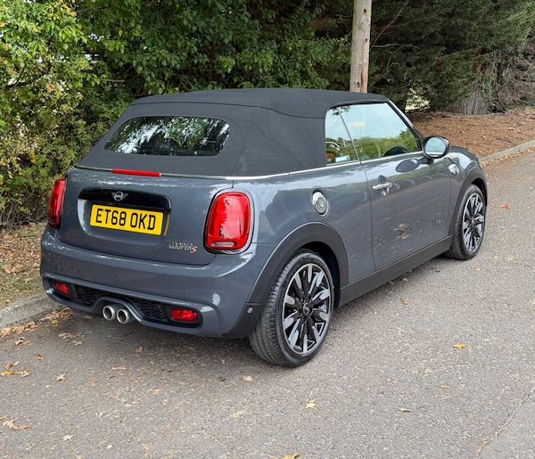 Used MINI Convertible 2018 for sale - 76236310: Photo 8