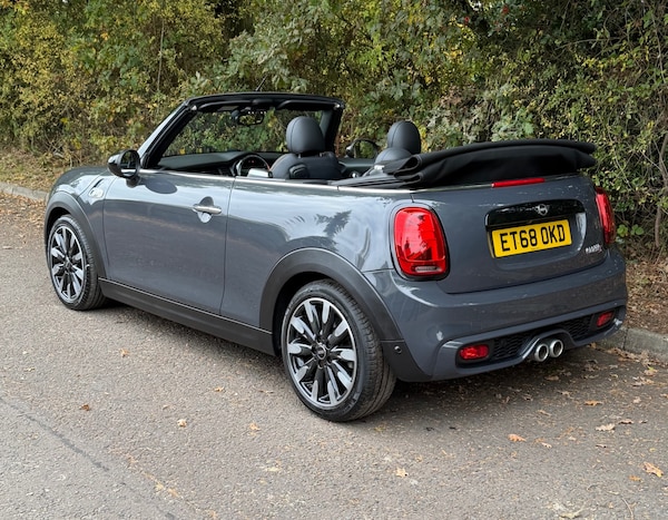 Used MINI Convertible 2018 for sale - 76236310: Photo 9
