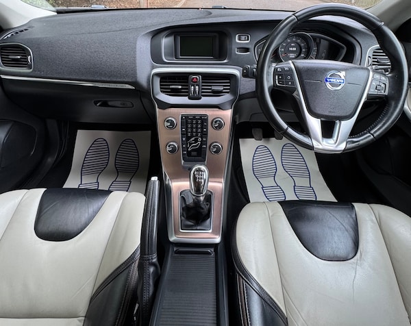 Used Volvo V40 2013 for sale - 75681654: Photo 10