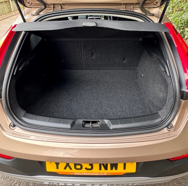 Used Volvo V40 2013 for sale - 75681654: Photo 16