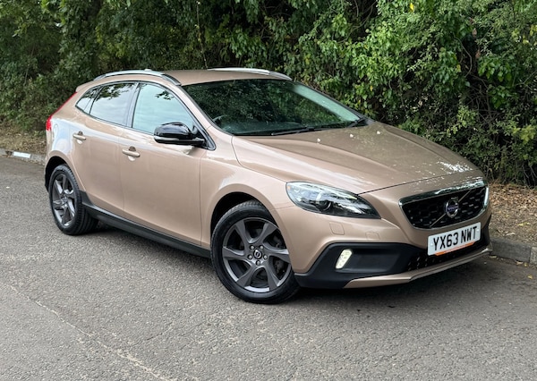 Used Volvo V40 2013 for sale - 75681654: Photo 1