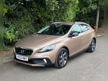 Used Volvo V40 2013 for sale - 75681654: Photo