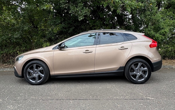 Used Volvo V40 2013 for sale - 75681654: Photo 4