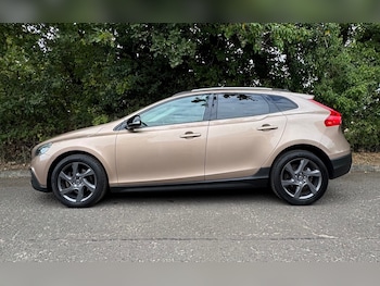 Used Volvo V40 2013 for sale - 75681654: Photo