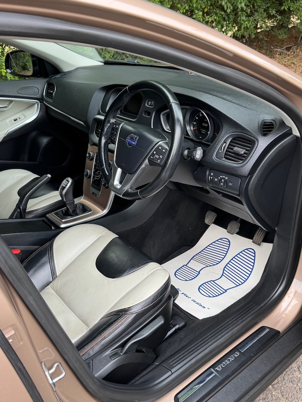 Used Volvo V40 2013 for sale - 75681654: Photo 7