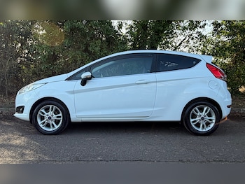 Used Ford Fiesta 2015 for sale - 77669399: Photo