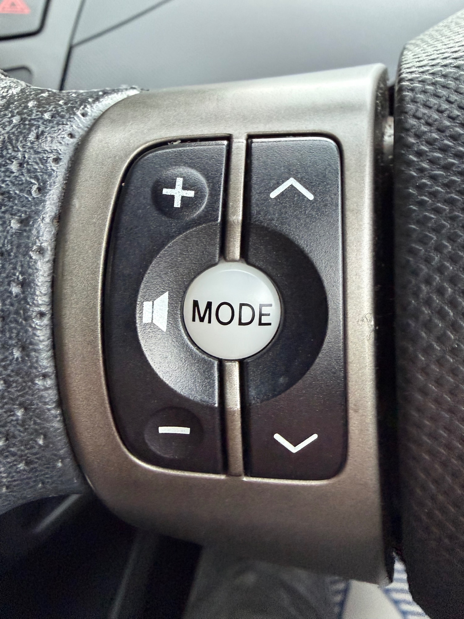 Used Toyota Yaris 2011 for sale - 76974729: Photo 13