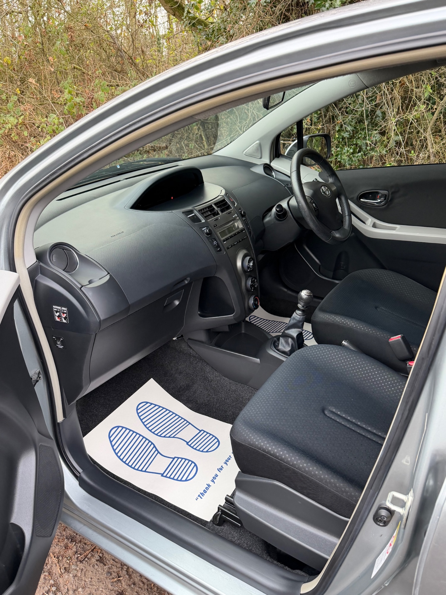 Used Toyota Yaris 2011 for sale - 76974729: Photo 15