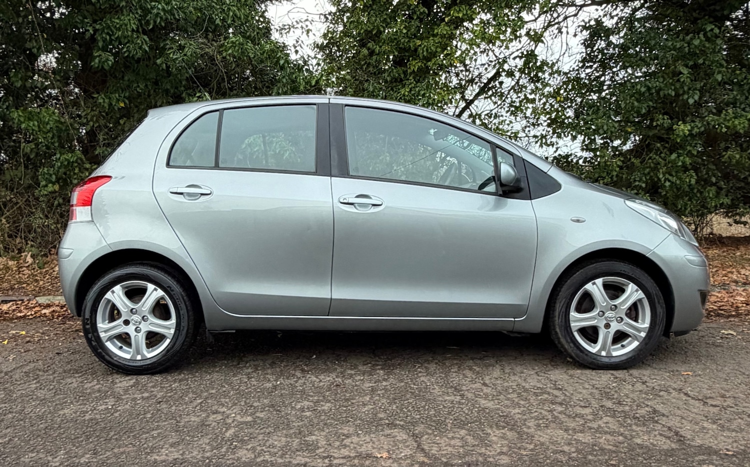 Used Toyota Yaris 2011 for sale - 76974729: Photo 3