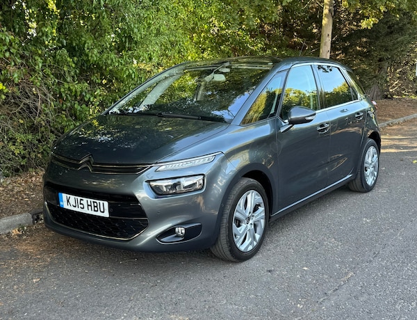Used Citroen C4 Picasso 2015 for sale - 76082936: Photo 2