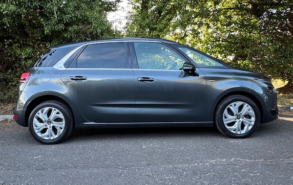 Used Citroen C4 Picasso 2015 for sale - 76082936: Photo 3