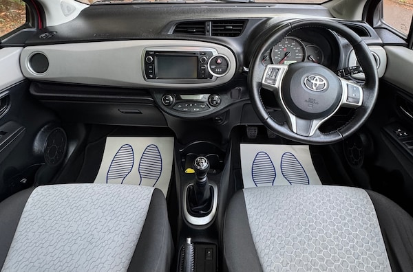 Used Toyota Yaris 2012 for sale - 76134427: Photo 10