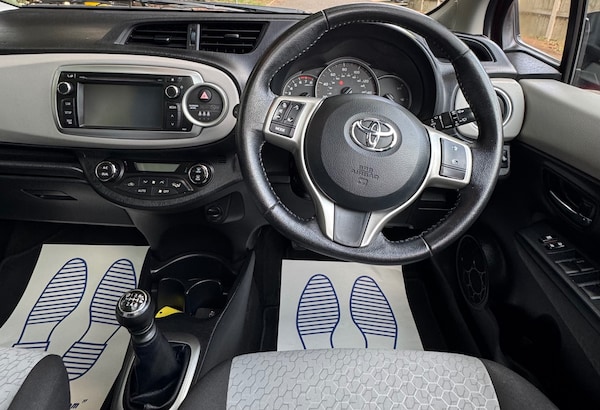 Used Toyota Yaris 2012 for sale - 76134427: Photo 11