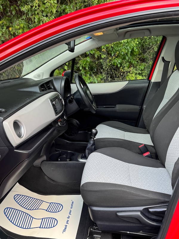 Used Toyota Yaris 2012 for sale - 76134427: Photo 14