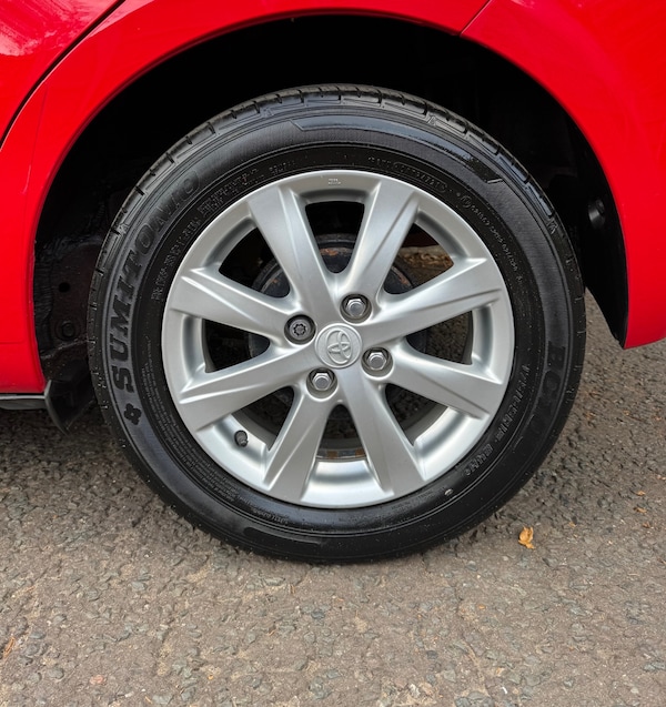 Used Toyota Yaris 2012 for sale - 76134427: Photo 17