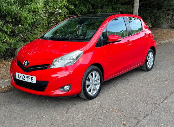 Used Toyota Yaris 2012 for sale - 76134427: Photo 2