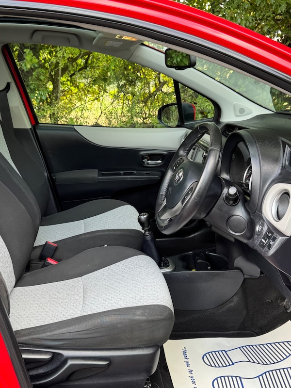 Used Toyota Yaris 2012 for sale - 76134427: Photo 8