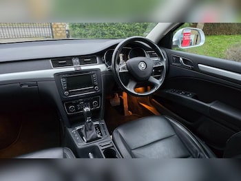 Used Skoda Superb 2014 for sale - 77118634: Photo