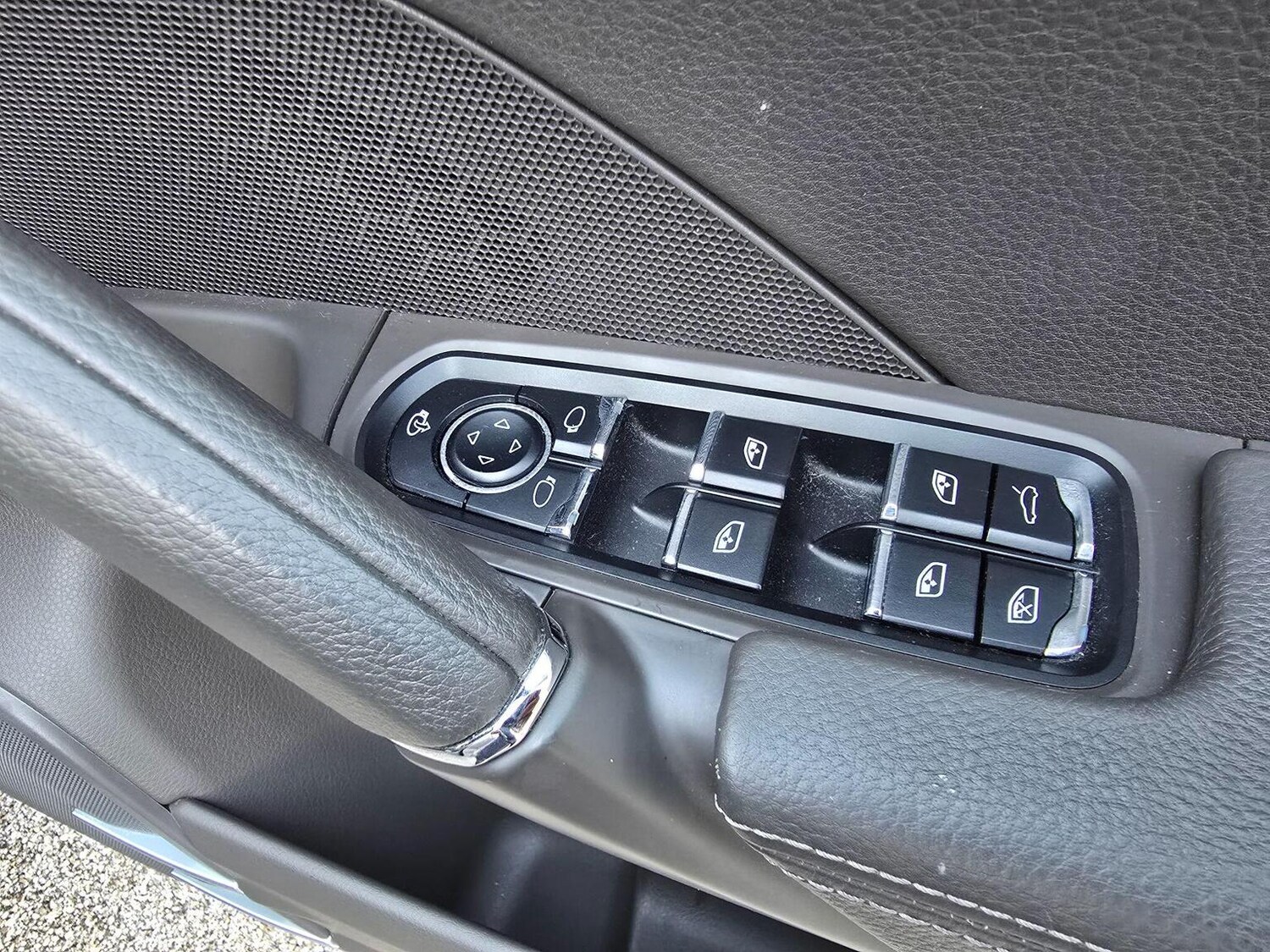 Used Porsche Cayenne 2015 for sale - 78090634: Photo 28