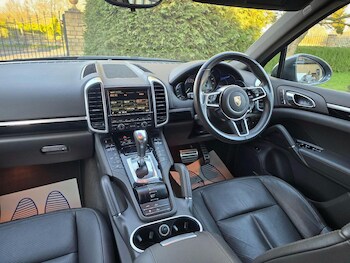 Used Porsche Cayenne 2015 for sale - 78090634: Photo