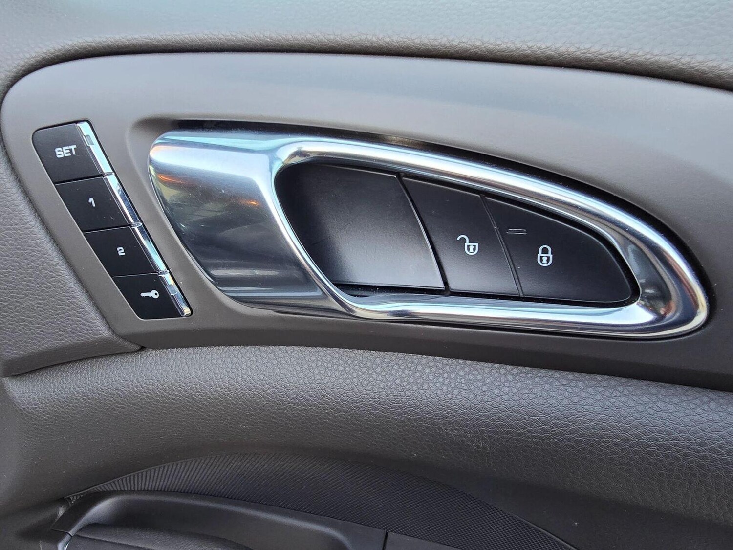 Used Porsche Cayenne 2015 for sale - 78090634: Photo 34