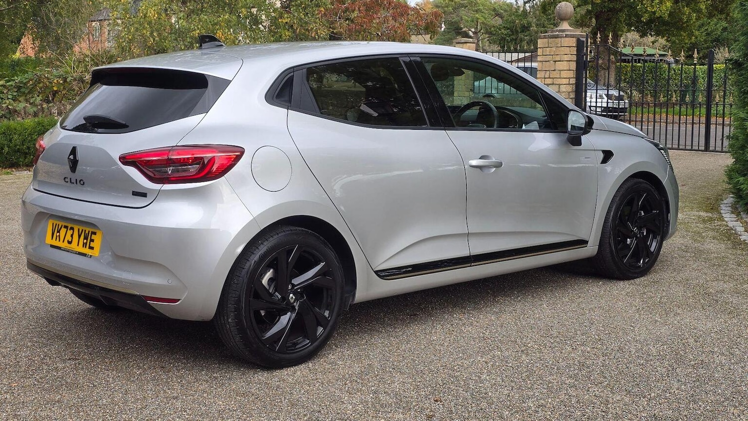 Used Renault Clio 2023 for sale - 76924326: Photo 11