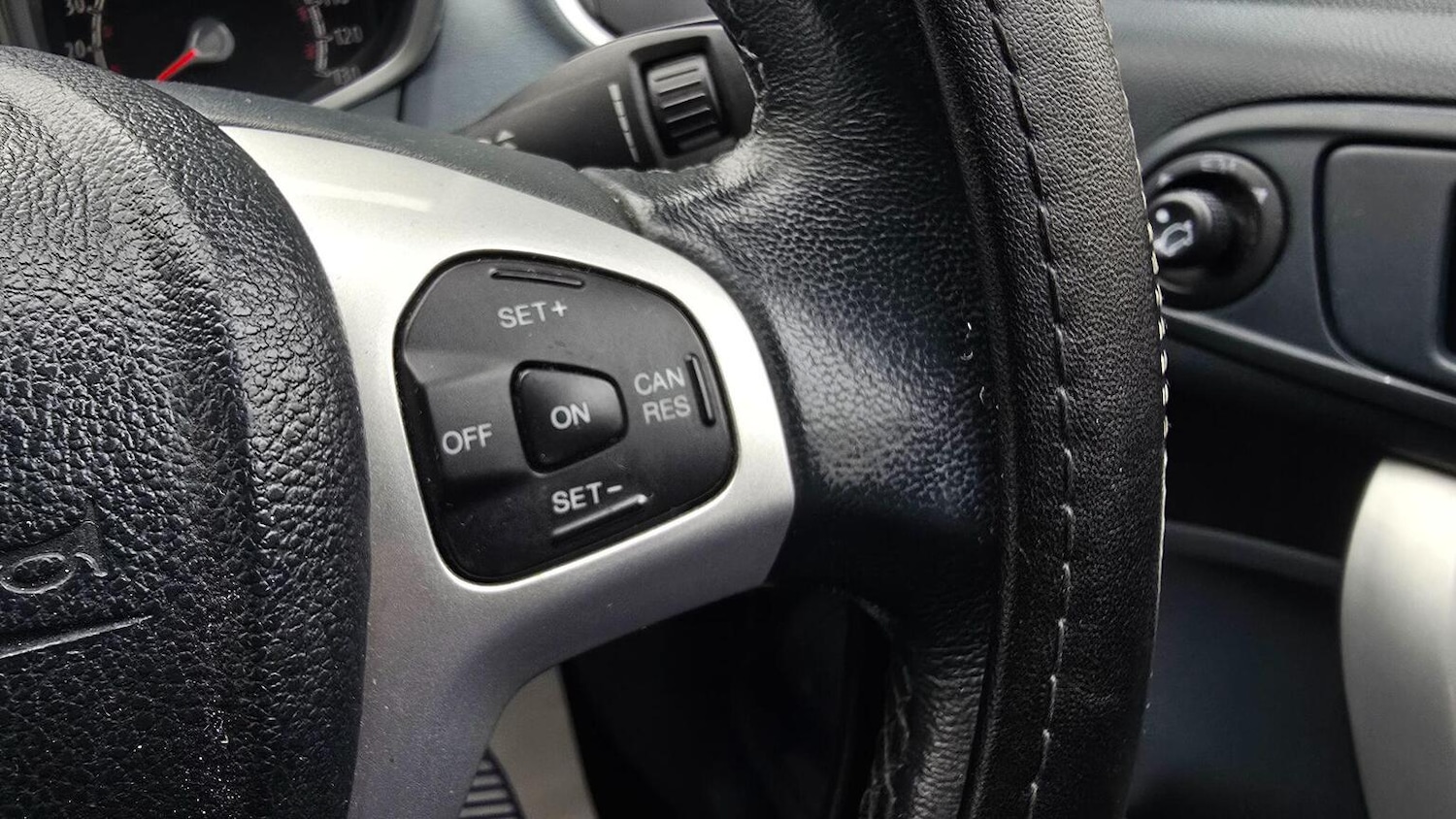 Used Ford Fiesta 2011 for sale - 77616326: Photo 31