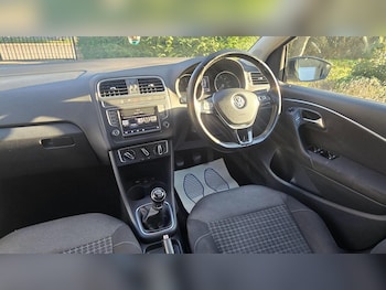 Used Volkswagen Polo 2017 for sale - 76924416: Photo