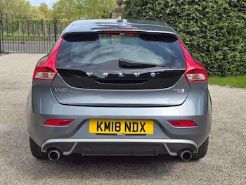 Used Volvo V40 2018 for sale - 78289740: Photo