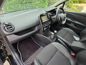 Used Renault Clio 2016 for sale - 79495431: Photo