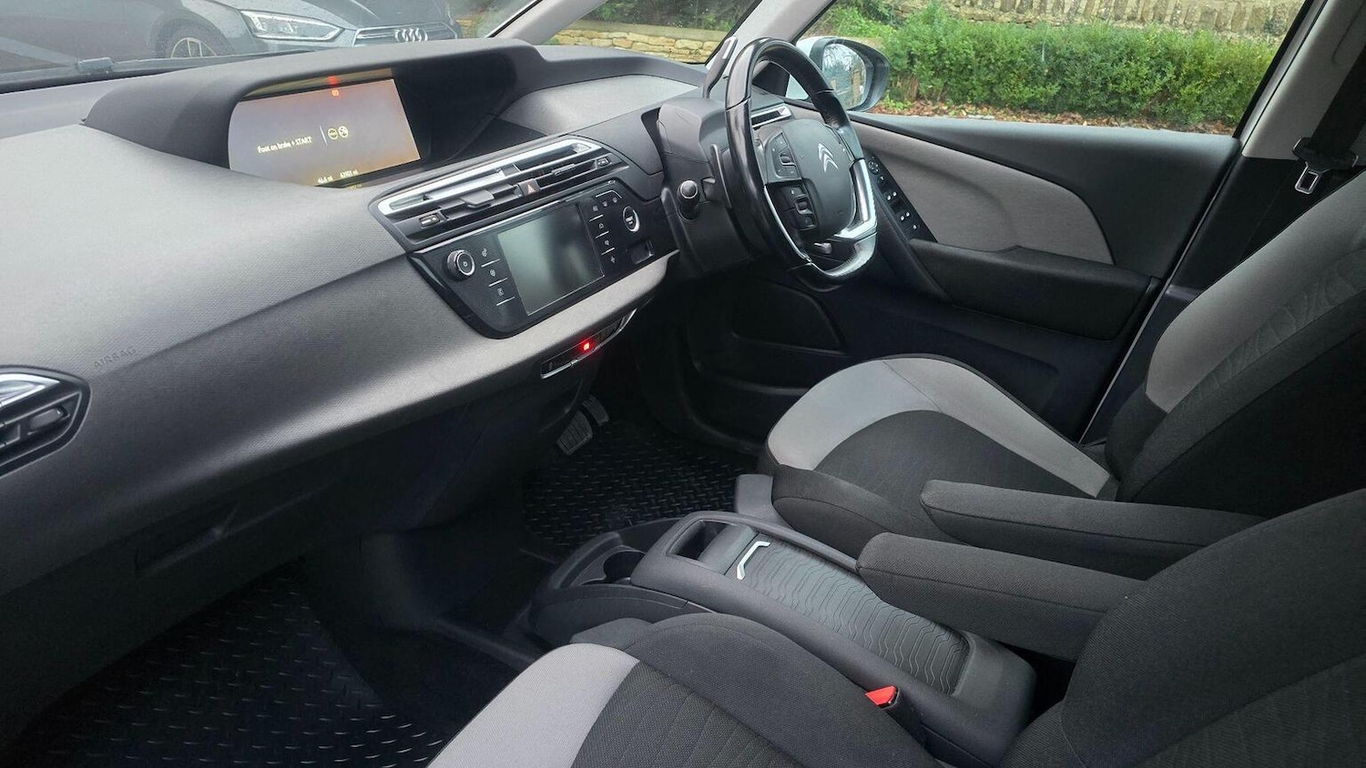 Used Citroen C4 Picasso 2016 for sale - 77118633: Photo 2