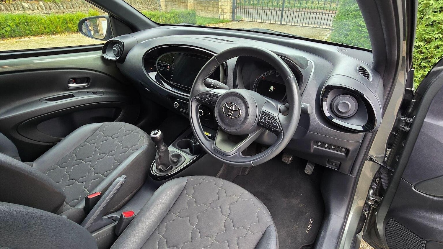 Used Toyota Aygo X 2022 for sale - 76924380: Photo 2