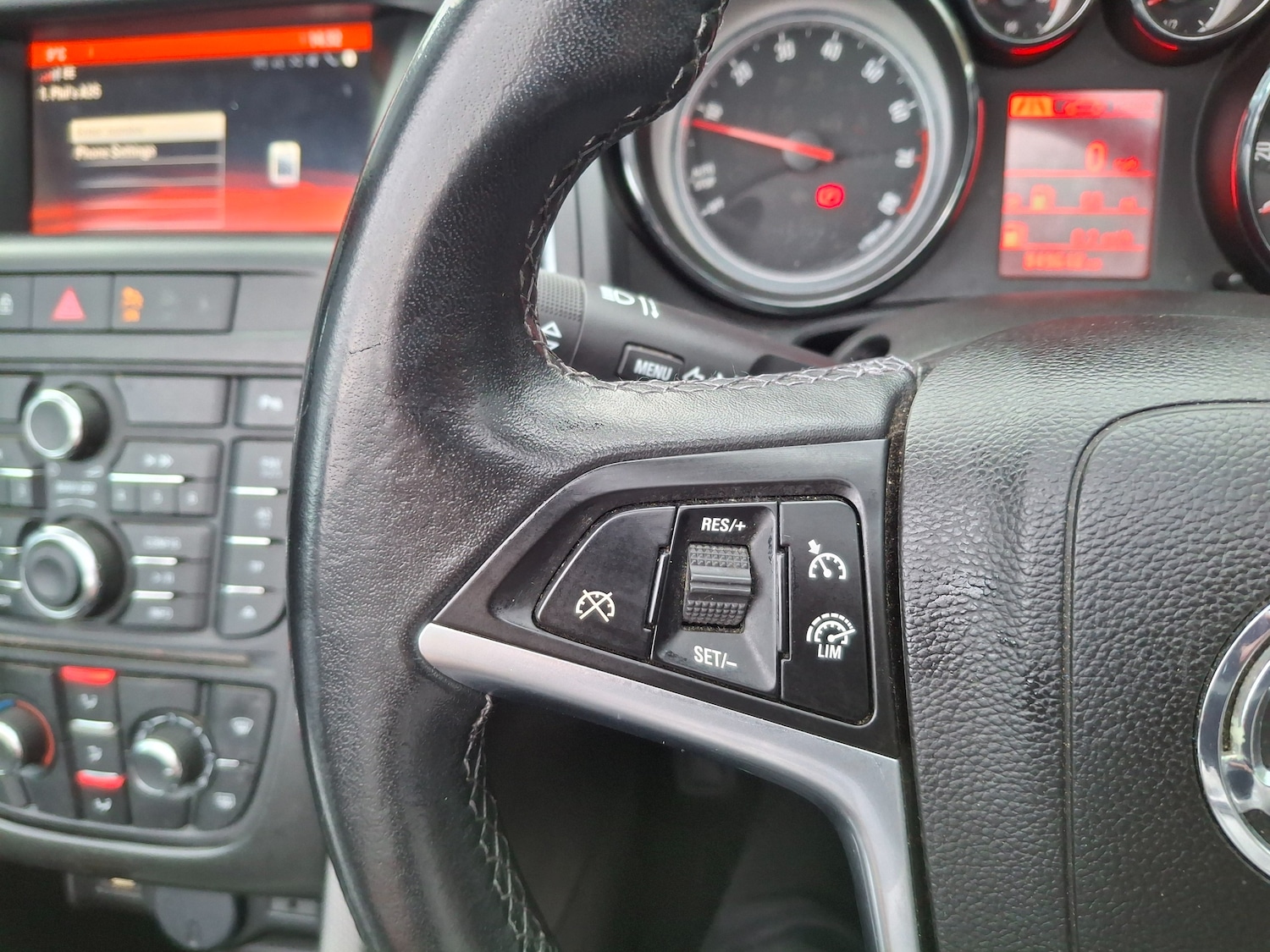 Used Vauxhall Cascada 2016 for sale - 77301610: Photo 34