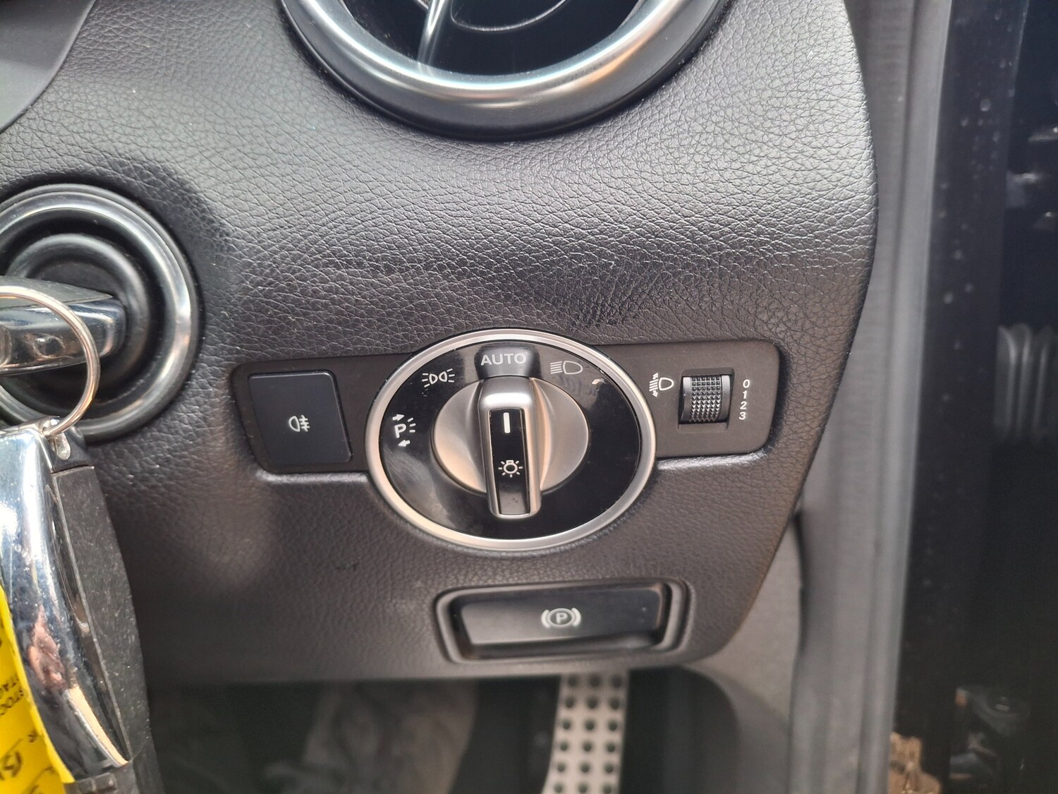 Used Mercedes-Benz SLK 2014 for sale - 76232344: Photo 30