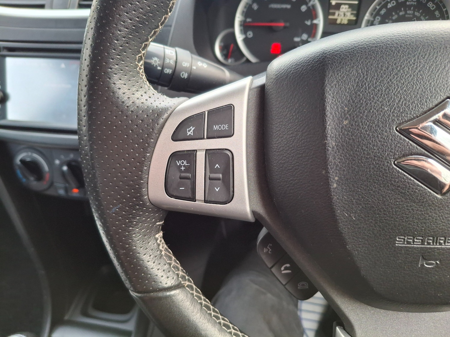 Used Suzuki Swift 2016 for sale - 77499799: Photo 24