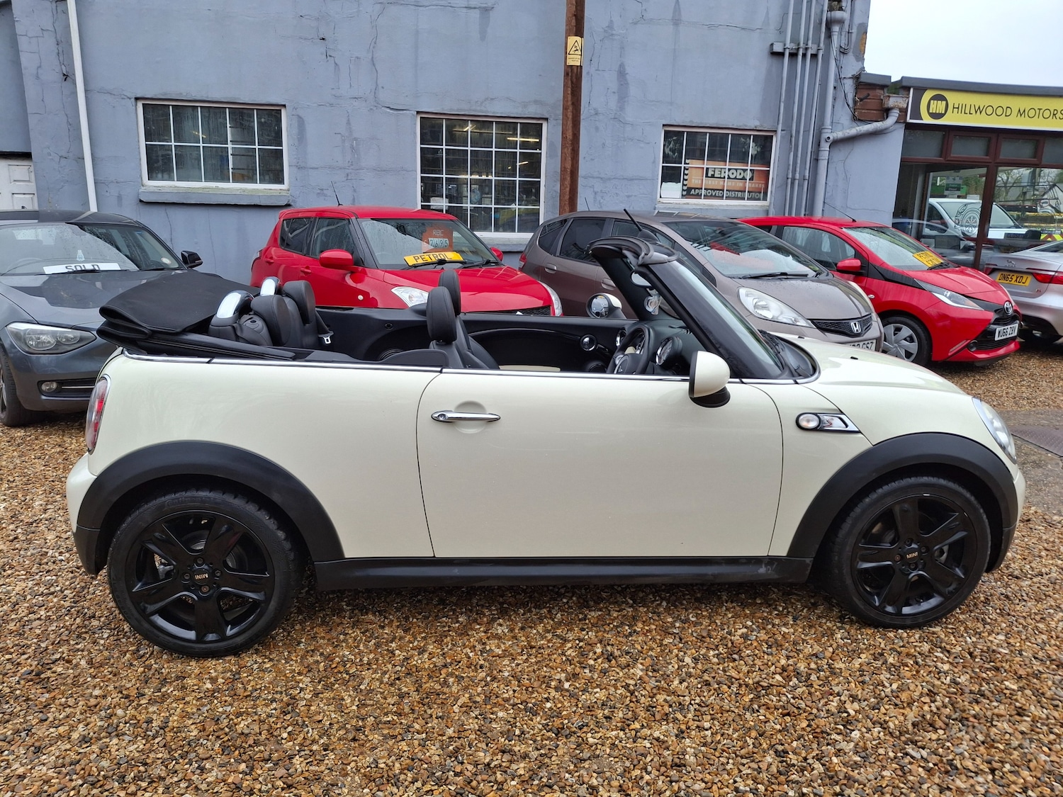 Used MINI Convertible 2009 for sale - 77692019: Photo 14