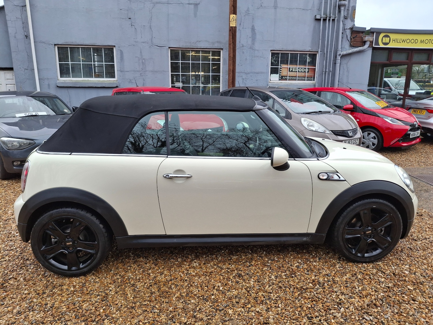 Used MINI Convertible 2009 for sale - 77692019: Photo 15