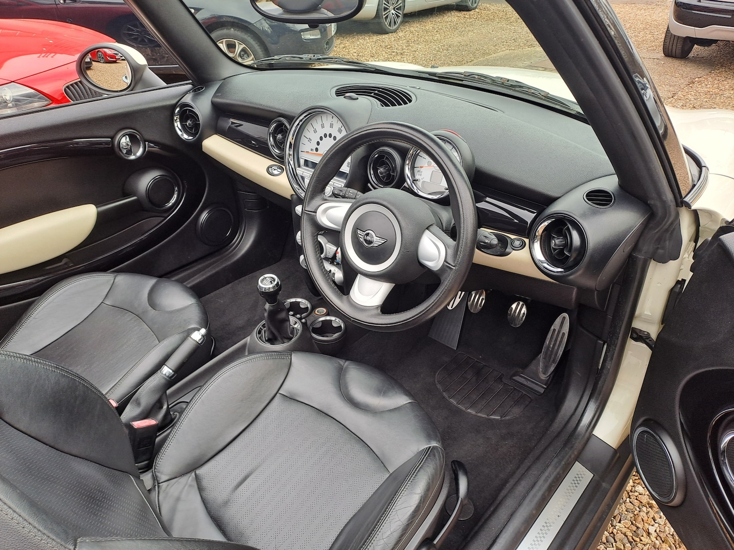 Used MINI Convertible 2009 for sale - 77692019: Photo 16