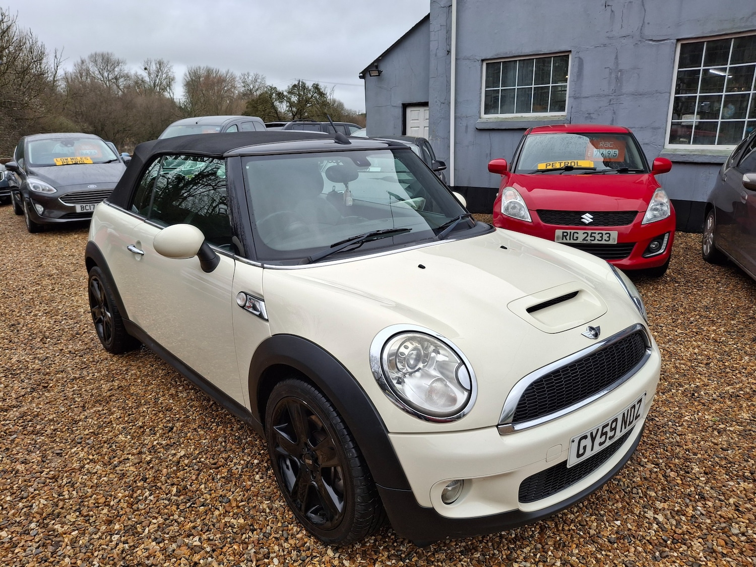 Used MINI Convertible 2009 for sale - 77692019: Photo 2