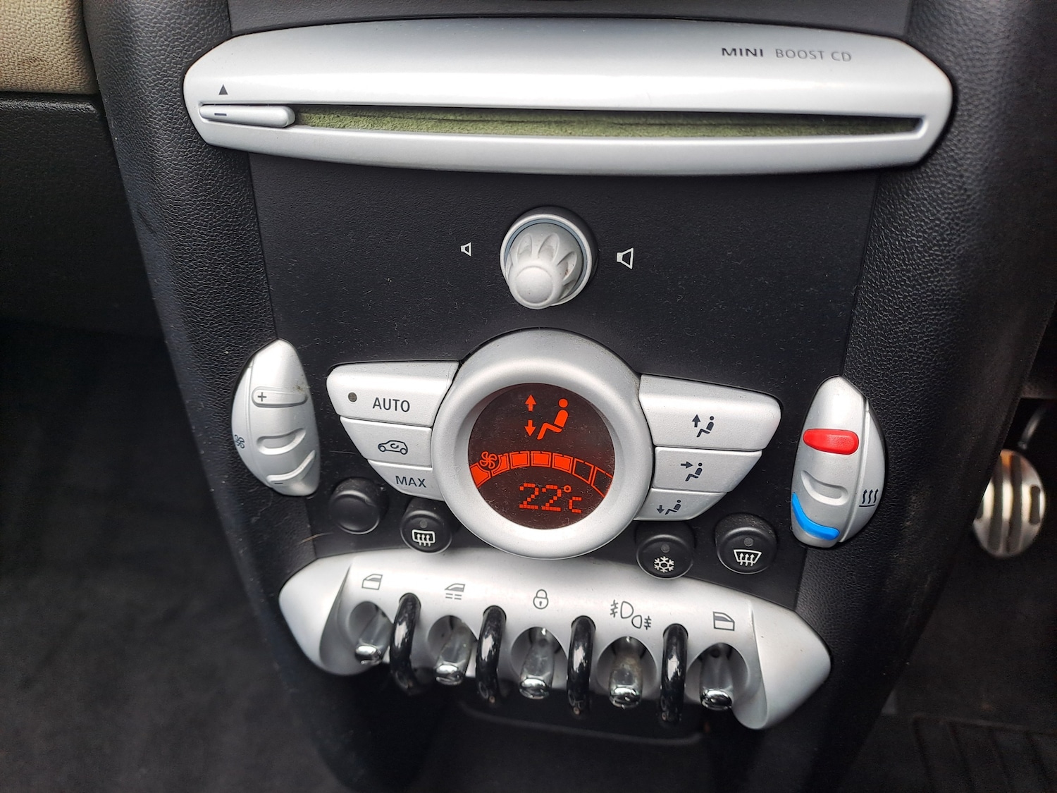 Used MINI Convertible 2009 for sale - 77692019: Photo 26