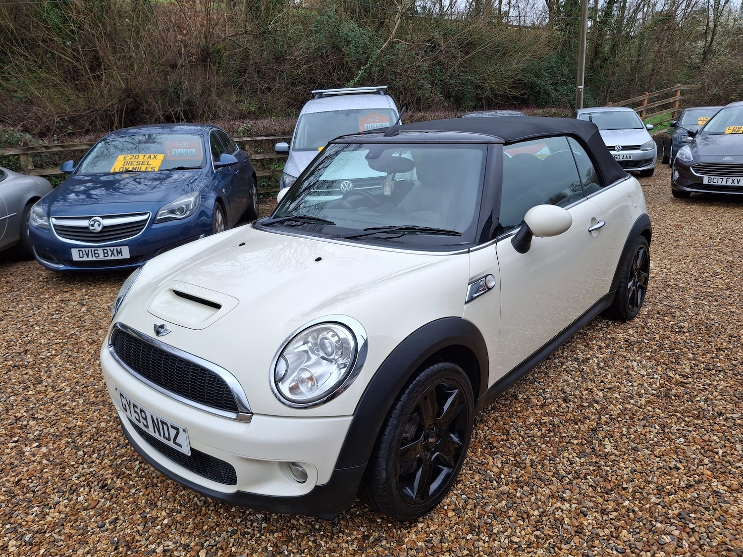 Used MINI Convertible 2009 for sale - 77692019: Photo 4