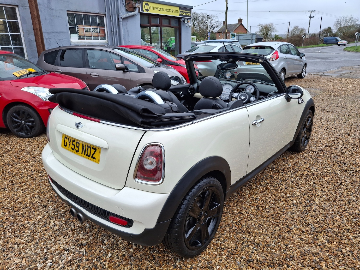 Used MINI Convertible 2009 for sale - 77692019: Photo 5